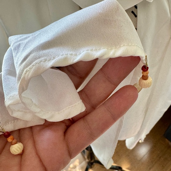 Elegant White Scarf - Picture 7 of 9